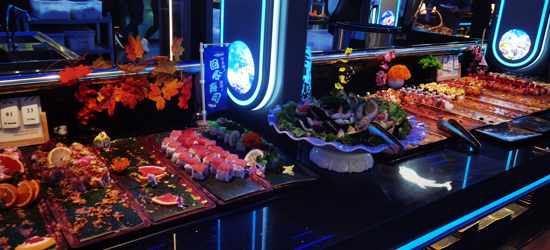 Comptoir à sushis et makis au Pacific de Vias